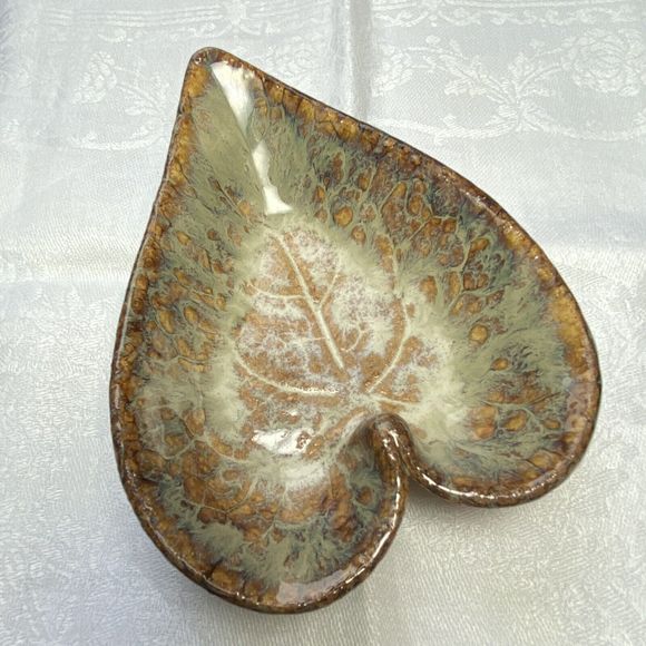 Ceramic Studio Art Pottery Glazed Heart Leaf Print Trinket Dish Tray Signed - Picture 3 of 11